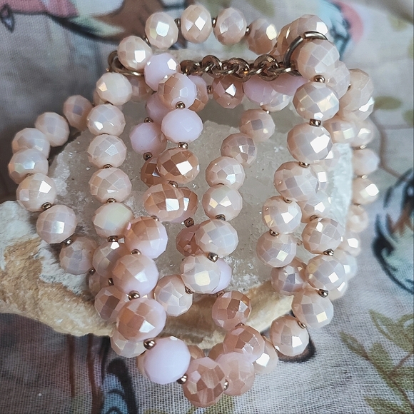 Twisted 3 Strand Faceted Opaque Pinkish Peach Opaline Glass Bead Beaded Bracelet - Picture 9 of 9